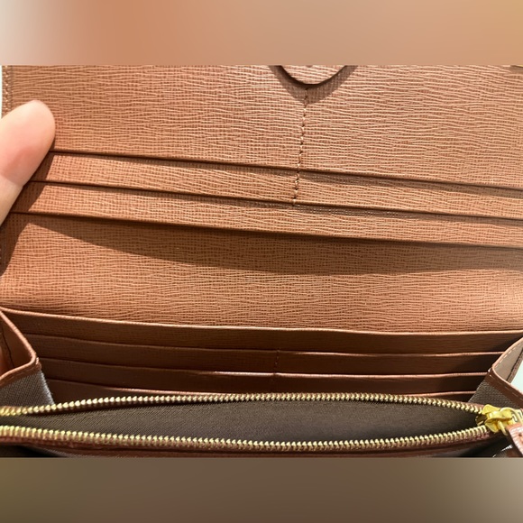 Fendi wallet - Picture 2 of 4